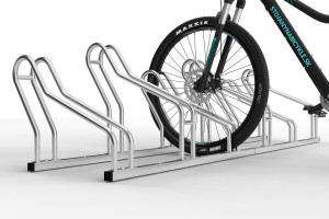 Stojan na 6 bicyklov ALFA MAXI do úzkych priestorov, pozinkovaný Stojan na 6 bicyklov ALFA MAXI do úzkych priestorov, pozinkovaný