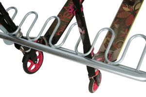 Stojan na kolobežky 6 miestny, 120 cm, pozinkovaný